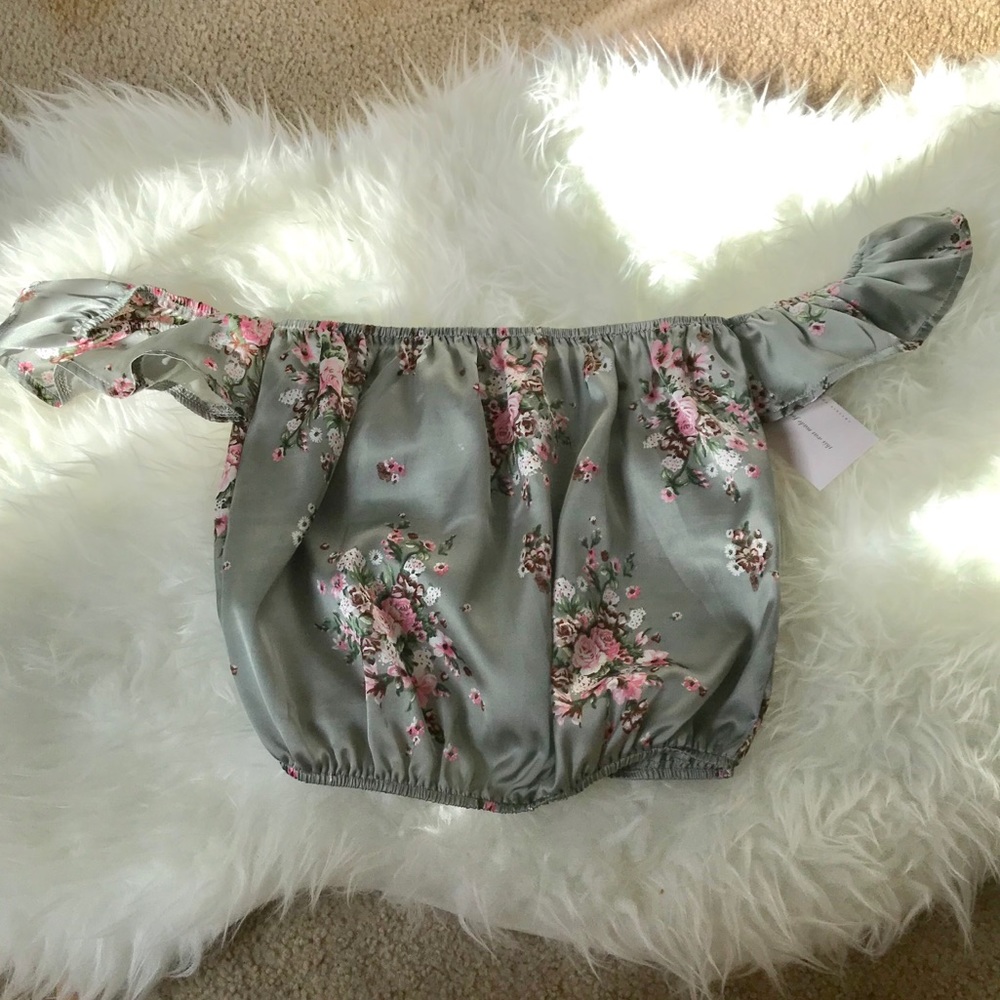 Silk floral off the shoulder crop top, size small
